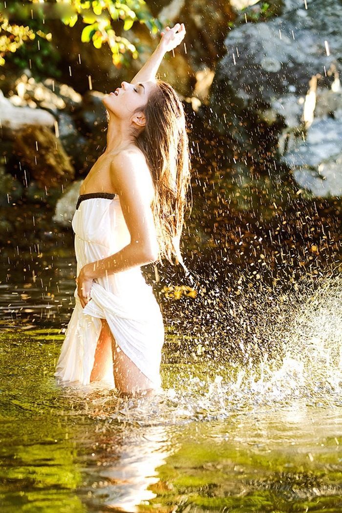 Marie Avgeropoulos in Gujranwala