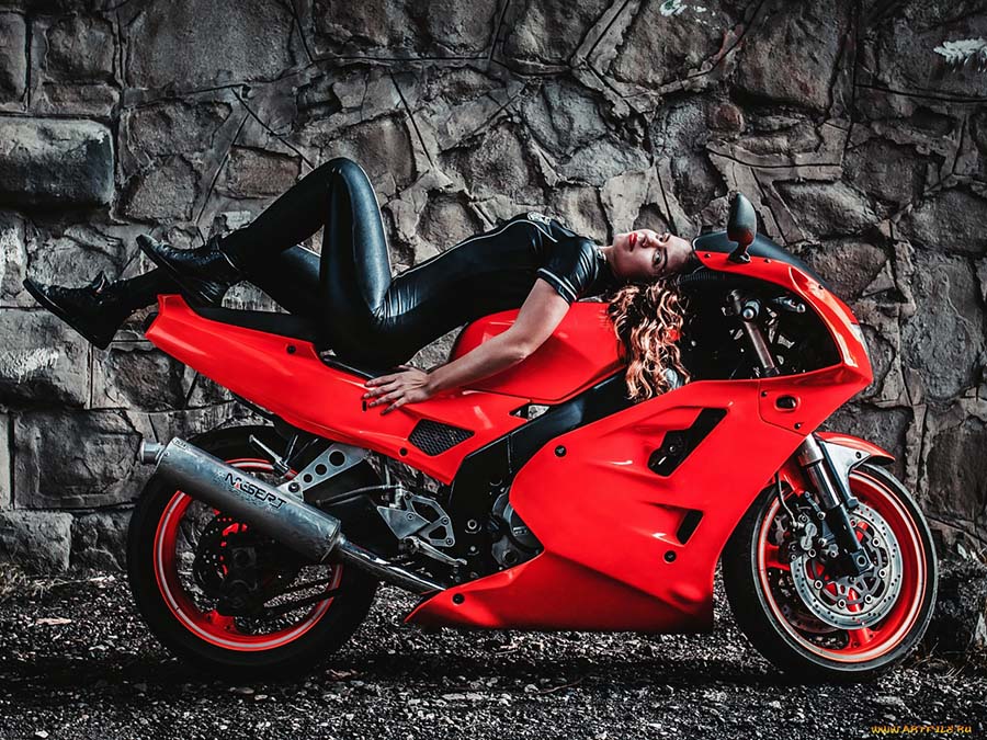 Beautiful girl Beautiful girls and motorcycles in Gujranwala