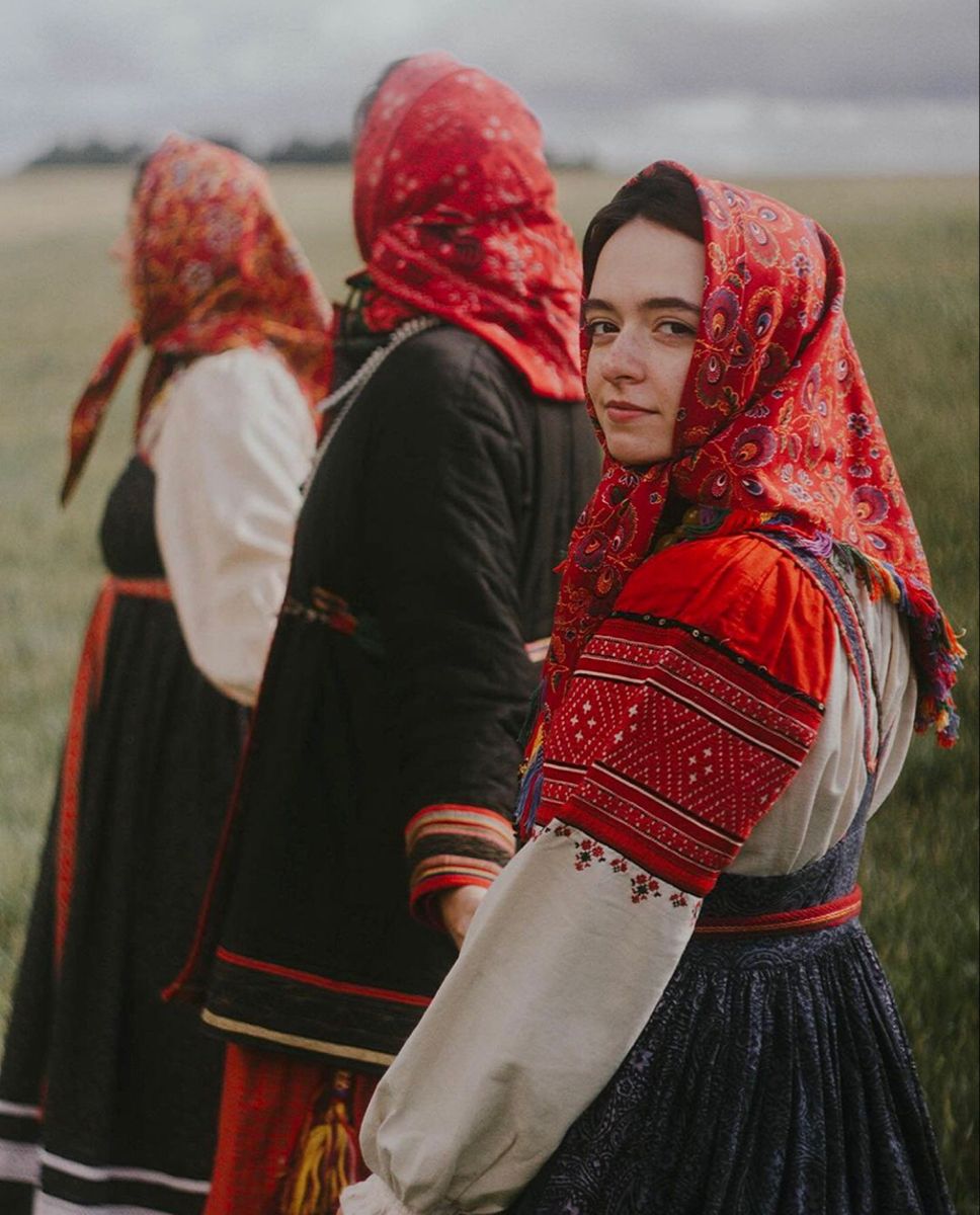 Women in Slavic costumes in Gujranwala