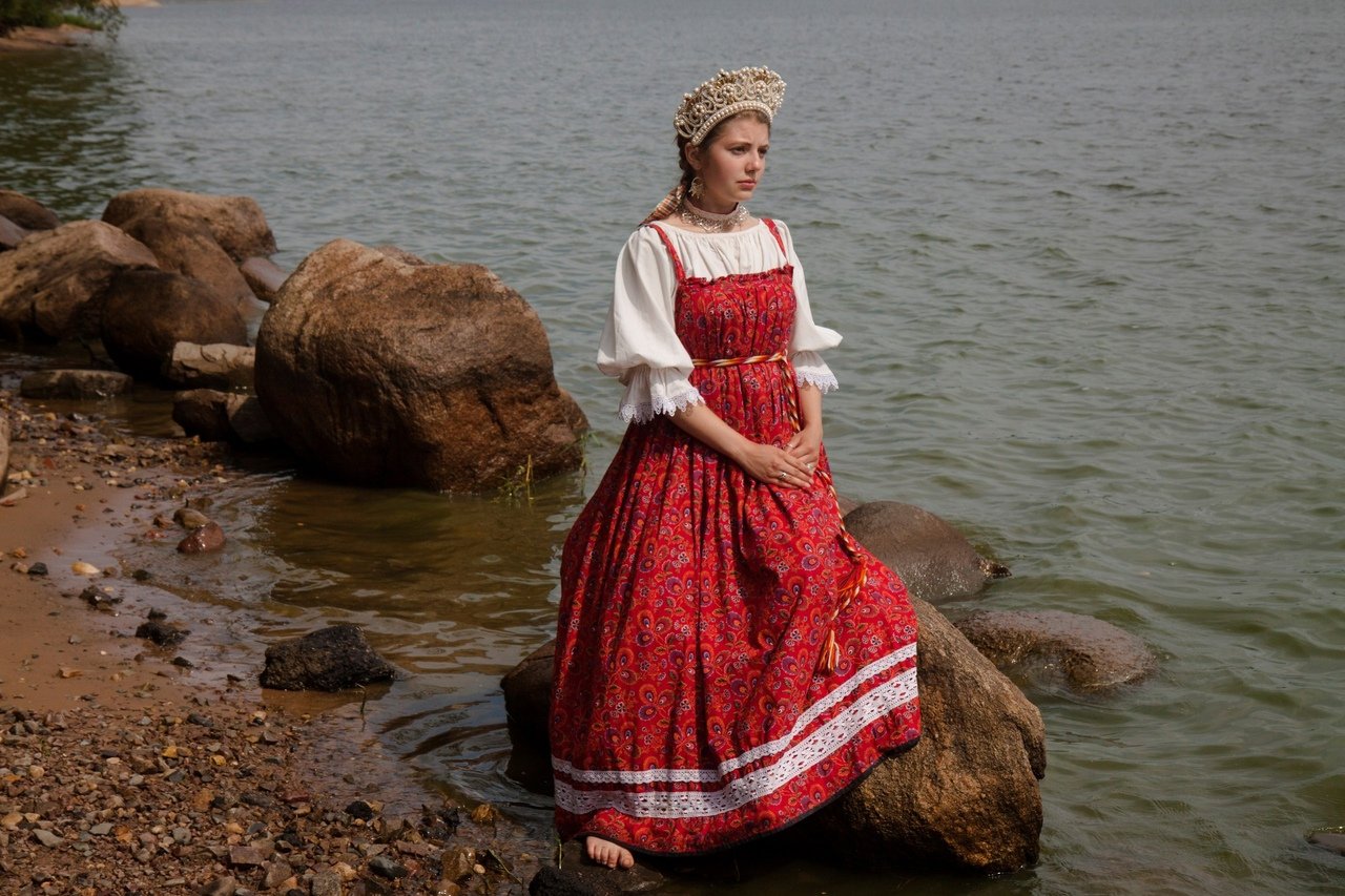 Women in Slavic costumes in Gujranwala