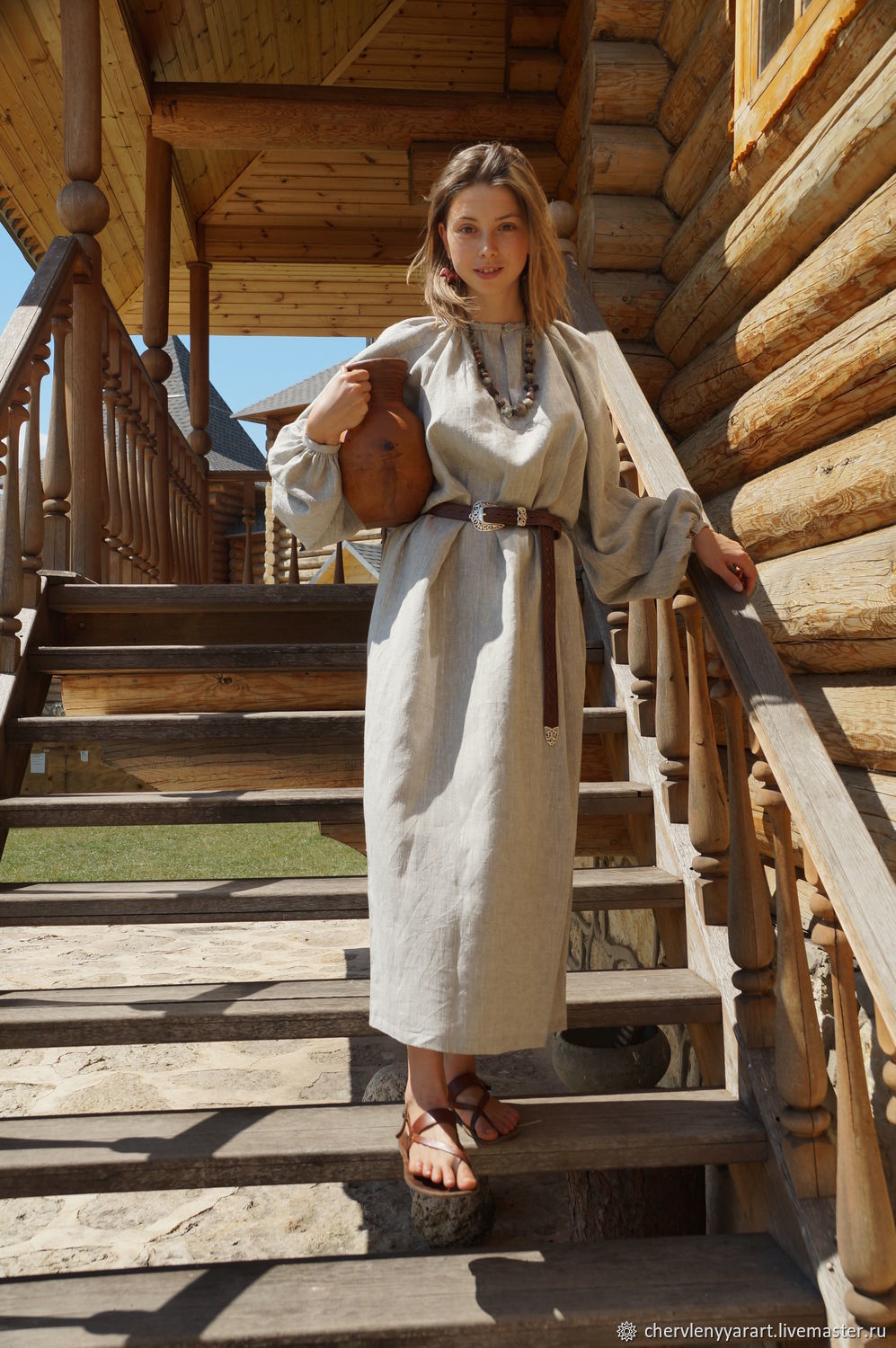 Girls in Slavic costumes in Gujranwala