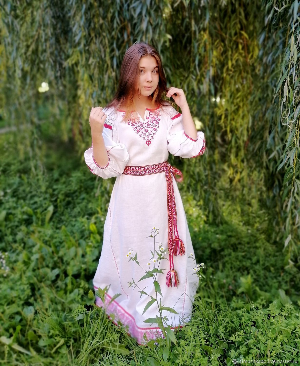 Girl Girls in Slavic costumes in Gujranwala